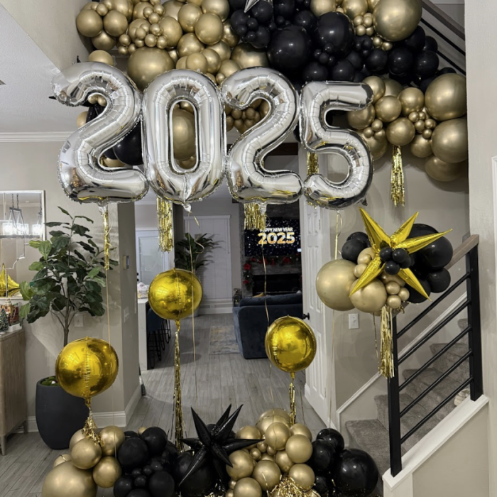 new year party balloon arrangement