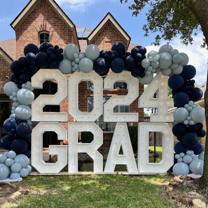 graduation balloon arrangement