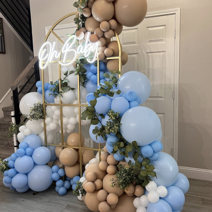 baby shower balloon arrangement